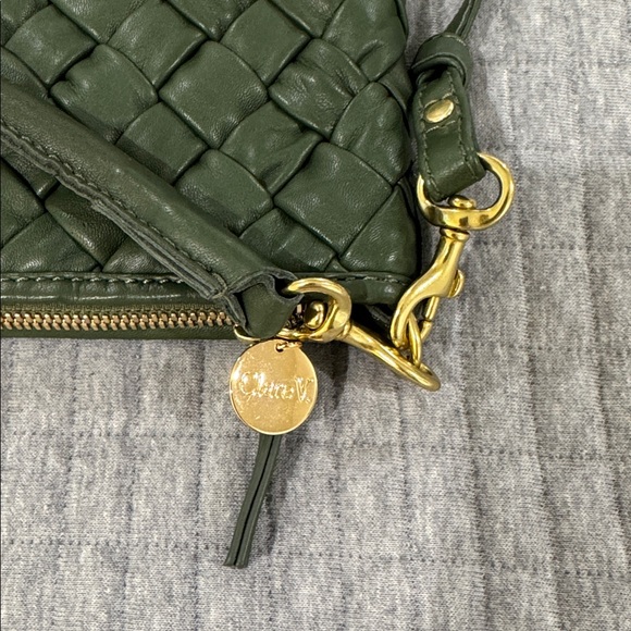 Clare V. Petit Moyen Messenger puffy woven Army green leather - Picture 4 of 6